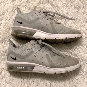 Nike Air Max Tennis Shoes